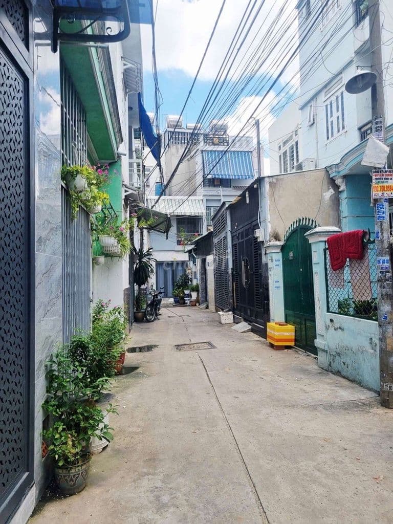Q12 NGUYỄN thị kiểu lê văn Khương hẻm xe hơi đậu cửa nhà Tiện ích