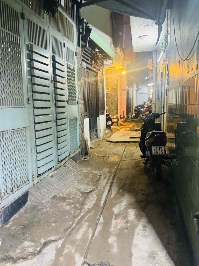 BÁN NHÀ NGANG 5M NGAY LẠC LONG QUÂN DIỆN TÍCH 80M2 GIÁ CHỈ NHỈNH 6TỶ - Ảnh 2