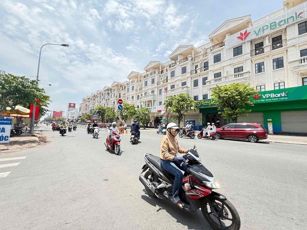 ĐẤT Tặng Nhà - 350 Nguyễn Văn Lượng - Sát Lotte - Hẻm Xe Hơi - 5.5x10