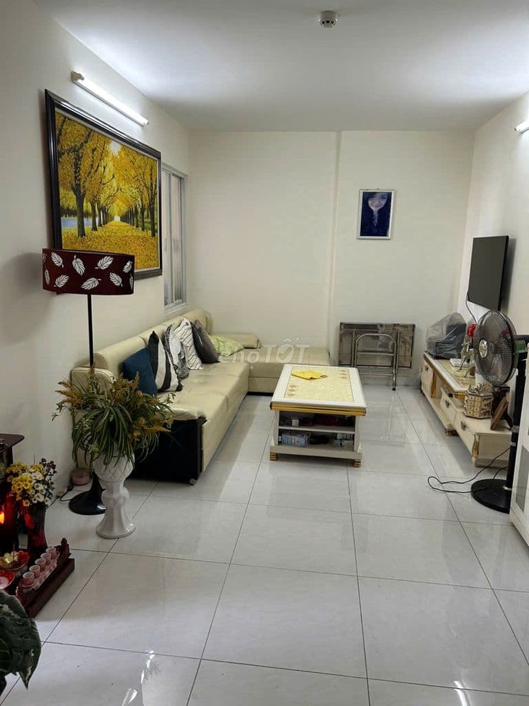 Cần bán căn hộ 2 phòng ngủ tại chung cư Bông Sao, Quận 8