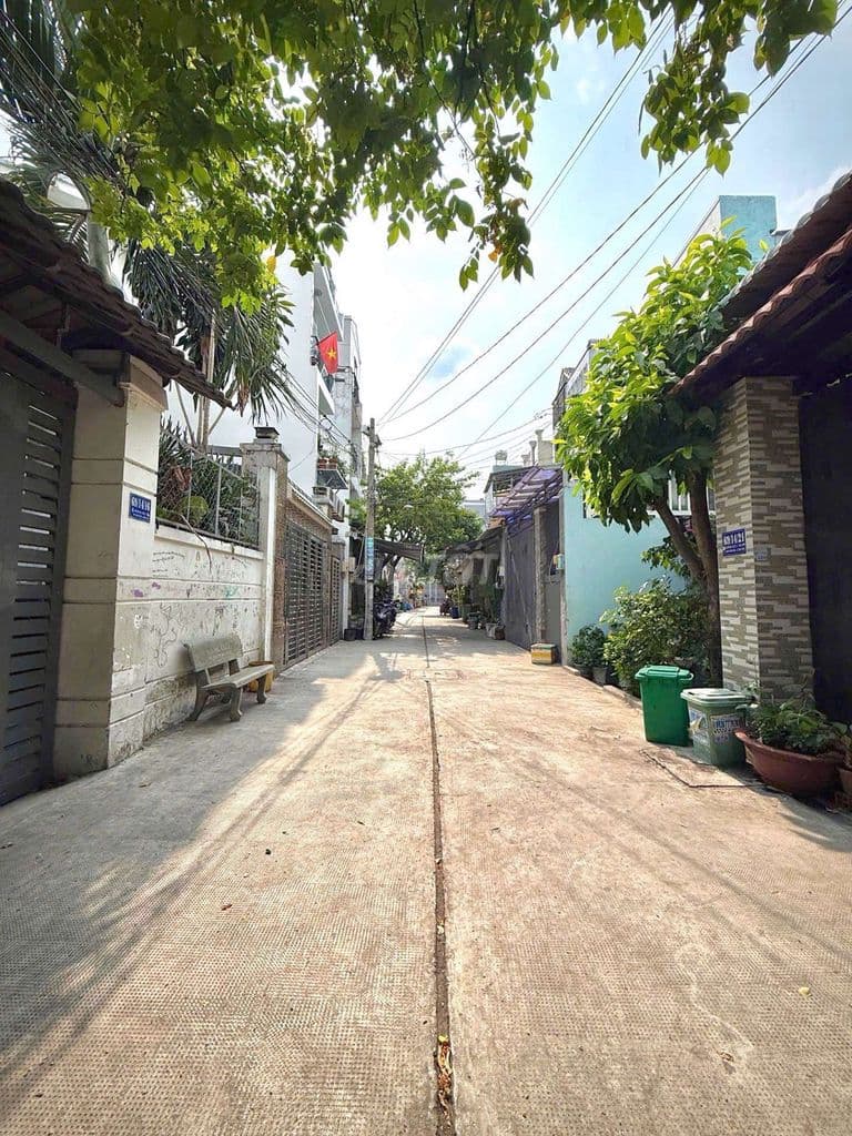 Kế bên CC Gia Phú, Nhà DT 78m2 2 tầng, hẻm xe hơi, 👍giá nhỉnh 4.X tỷ.
