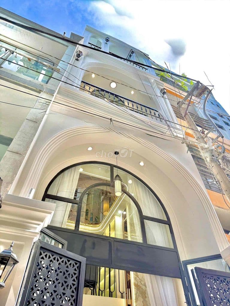 chủ bán lỗ vốn cần xả hàng gấp dịp lễ