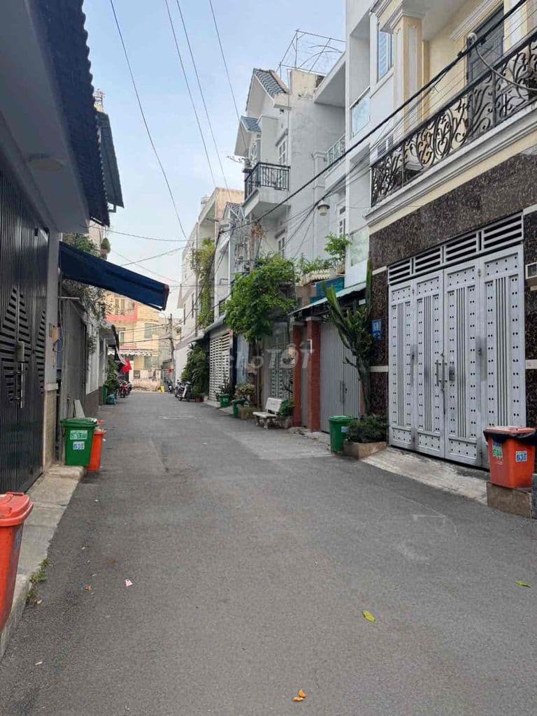 HẠ GIÁ 1 TỶ BÁN NHANH NHÀ ĐẸP HẺM XE HƠI CẠNH UỶ BAN Q9 - Ảnh 2