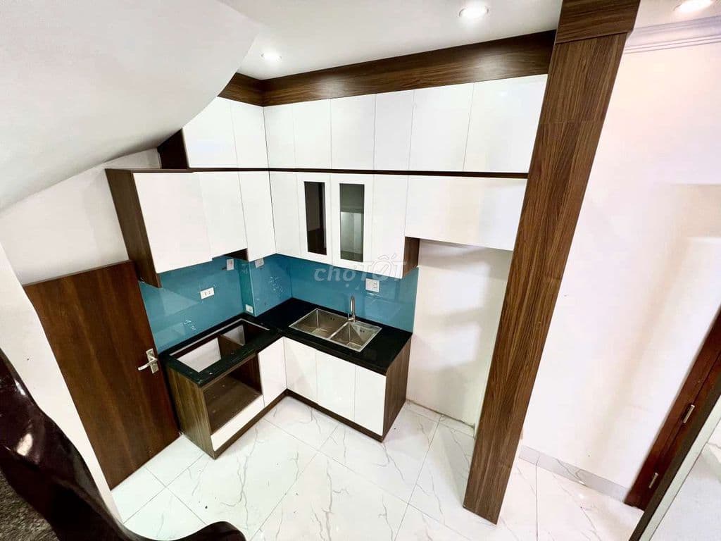 Hơn 6 tỷ nhà mới phố Nguyễn Văn Cừ, Ngọc Lâm - Ảnh 2