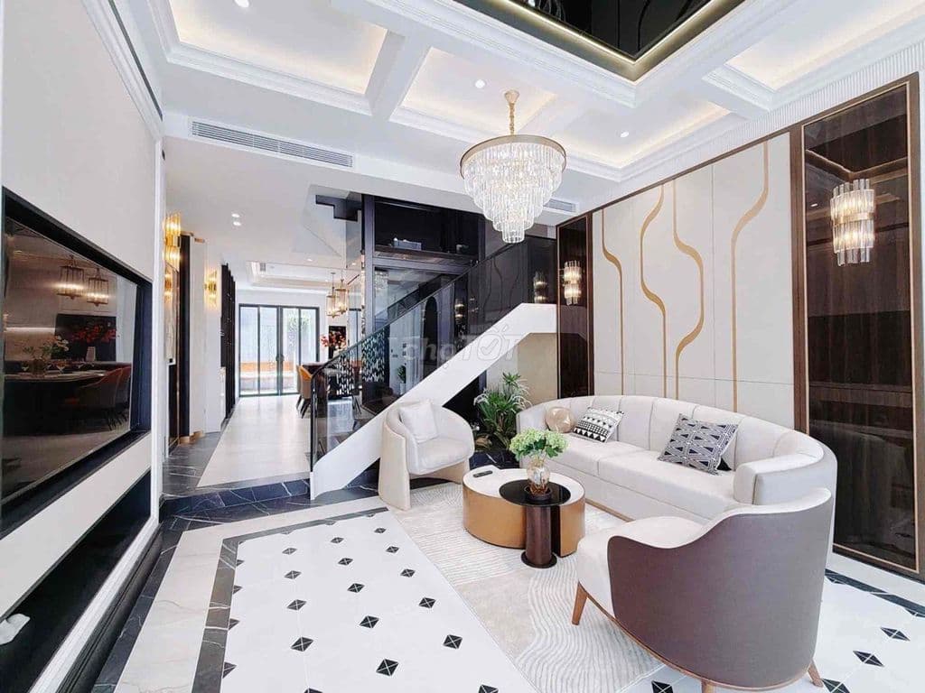 Vị Trí vàng . phú mỹ hưng. 90m2 N5x18 giá 18xx
