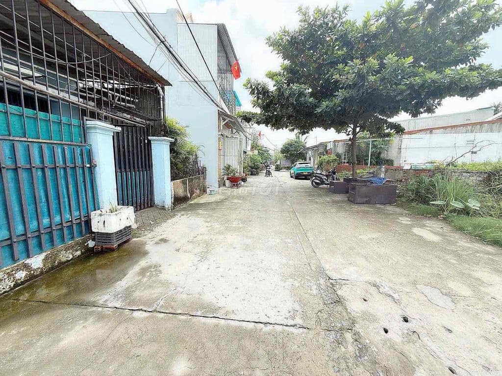 Đất đường thông xe hơi Thạnh Xuân 24