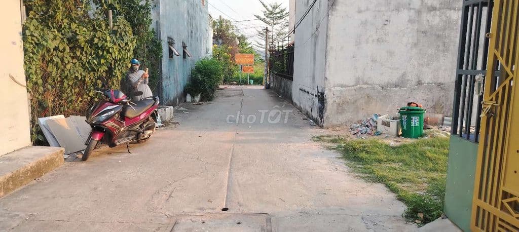 CHỦ GẤP BÁN LÔ ĐẤT ĐẸP NGANG 5 X 11 - GIÁ 3.4TỶ ĐƯỜNG 5M XE HƠI TRÁNH - Ảnh 2