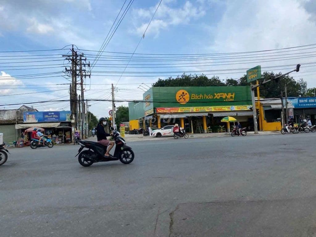 Mặt tiền chợ Bến Lớn Tân Định, 900m2, 10.5 tỷ