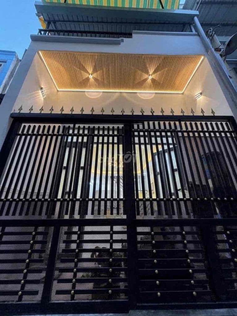 nhà mới. 4x11 có 1 lầu đường 13a, khu Lê Văn Quới vào