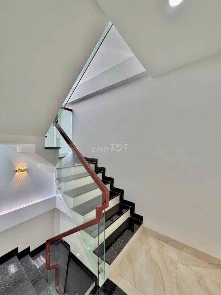 Nhà Mặt Tiền Giáp Phú Nhuận – 52m², 7 Phòng Khép Kín - Ảnh 3
