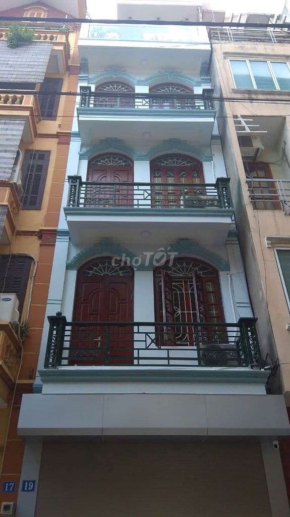 Bán nhà Duy Tân CG - phân lô sát phố - 5 tầng - ôtô tránh - kinh doanh