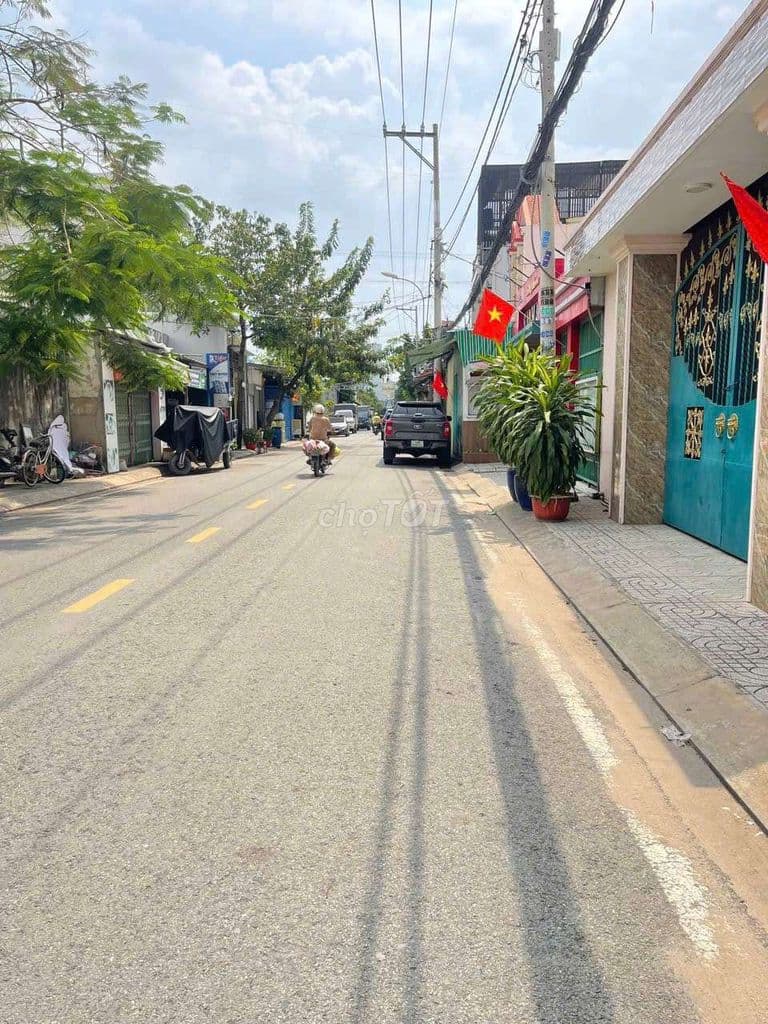 NHÀ ĐẸP 2 TẦNG GIÁP GÒ VẤP NHỈNH 4 TỶ. TL