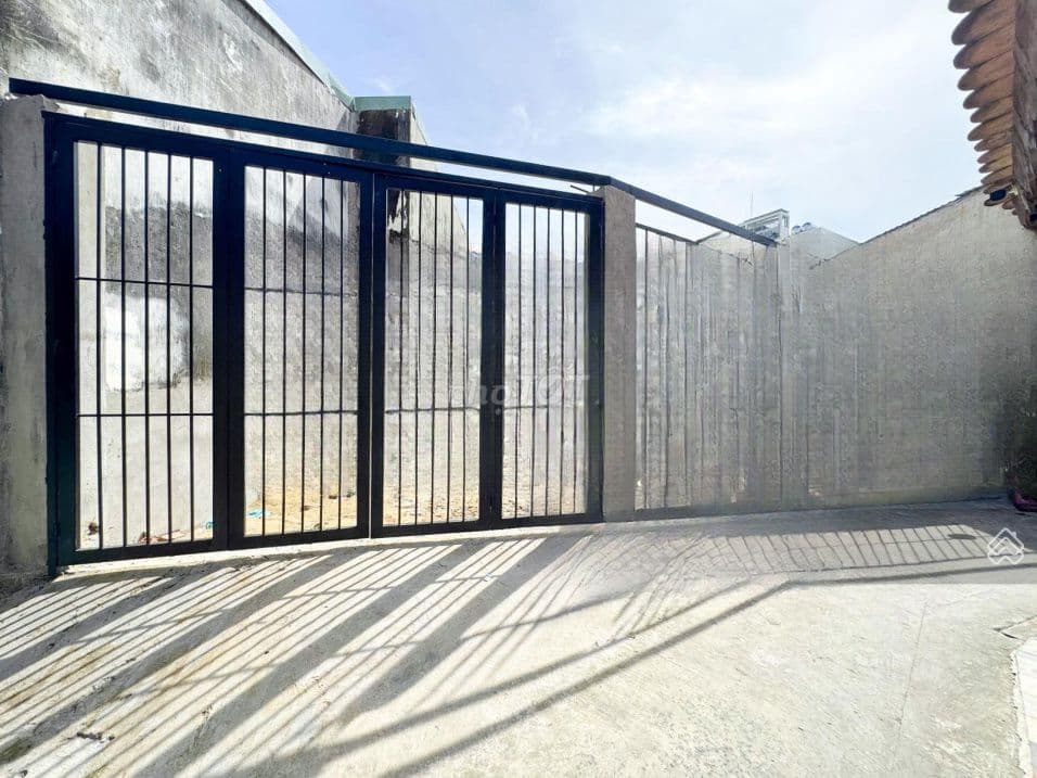 Bán đất hẻm xe hơi đường số 49, Quận 7