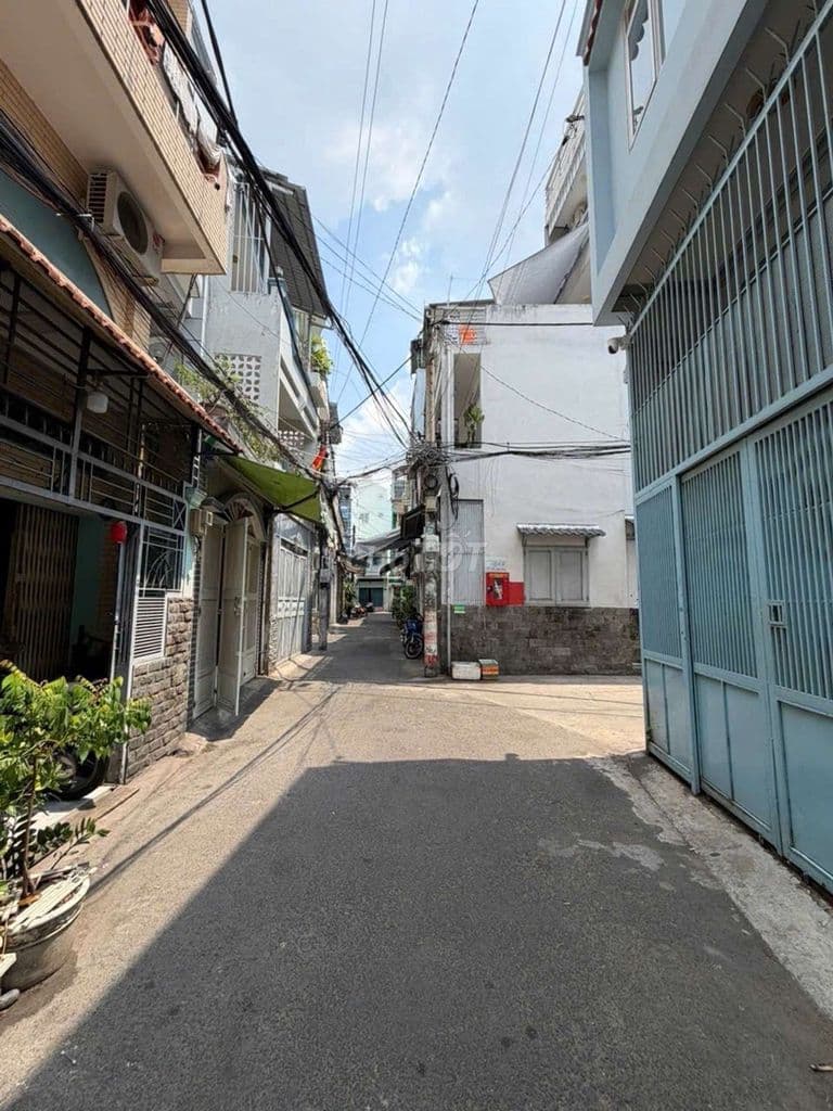 SIÊU PHẨM SẼ SỚM BÁN -HẺM XE HƠI CMT8 - 42M2 - 3 TẦNG BTCT