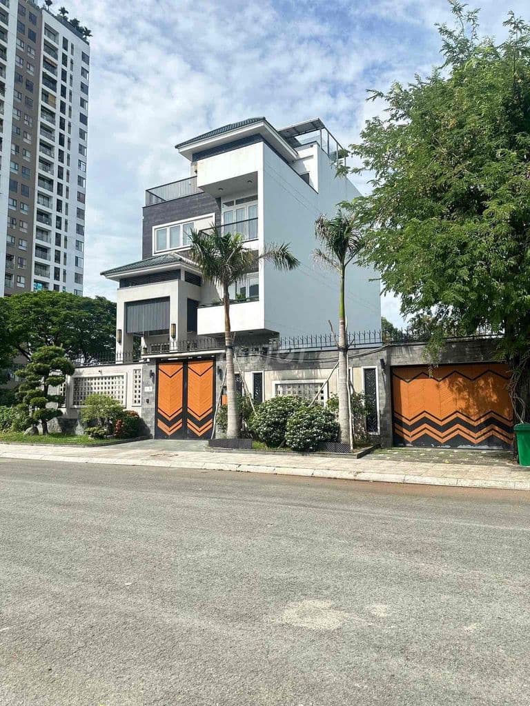 Hàng độc quyền - ngay Giang Văn Minh - chỉ 189 triệu/m2 - xây hầm 7 tầ - Ảnh 2