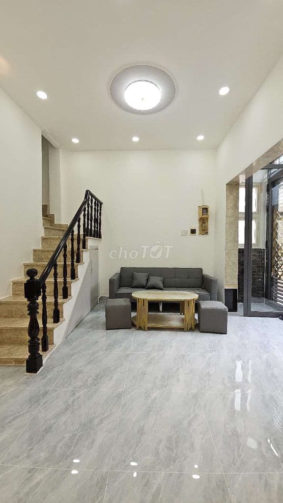 Nhà đẹp ở liền 2 lầu khu Nguyễn Duy tiềm năng - Ảnh 3