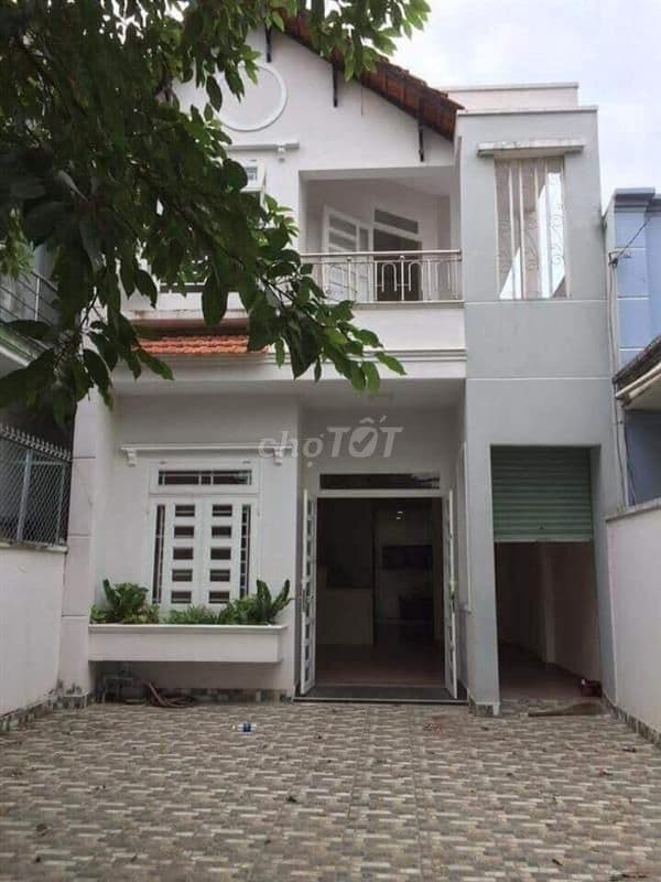 Cần cho thuê nhà nguyên căn 142m2 mặt tiền đường - Gần Vincom