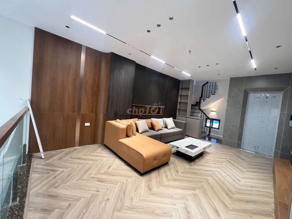 Bán nhà ngõ 160 Cổ Linh - Long Biên - Gần Aeon mall - có thang máy - Ảnh 3