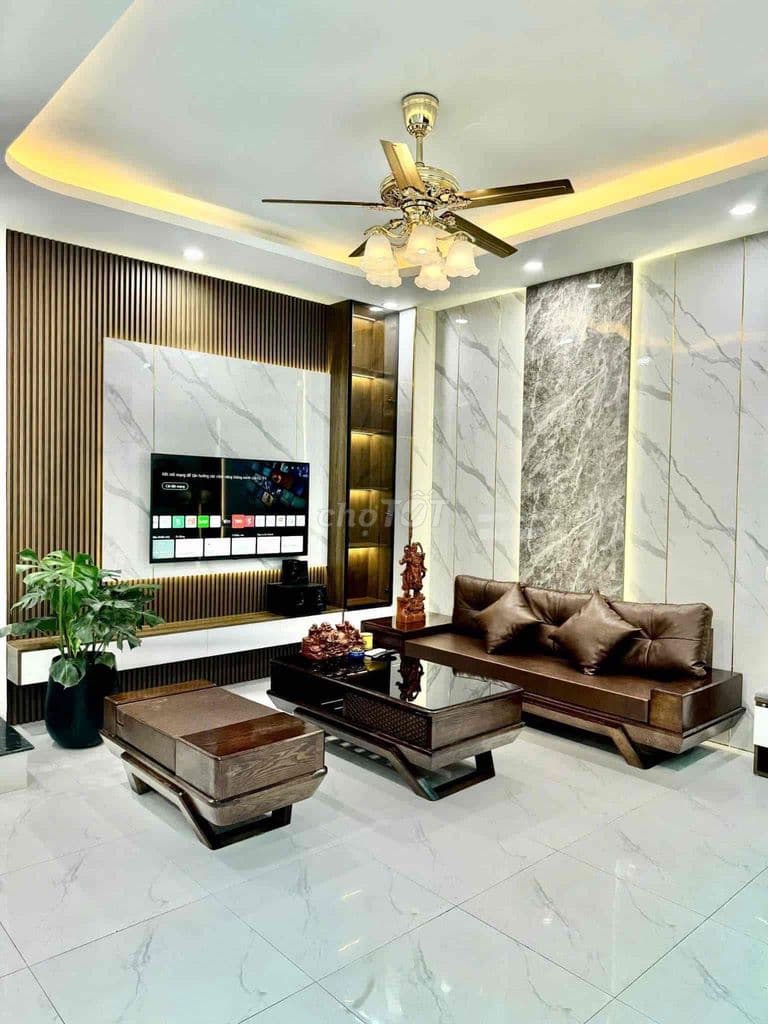 Hiếm . Nhà Giáp Nhị ngõ thông kinh doanh , gần chợ phù hợp tóc nail mi