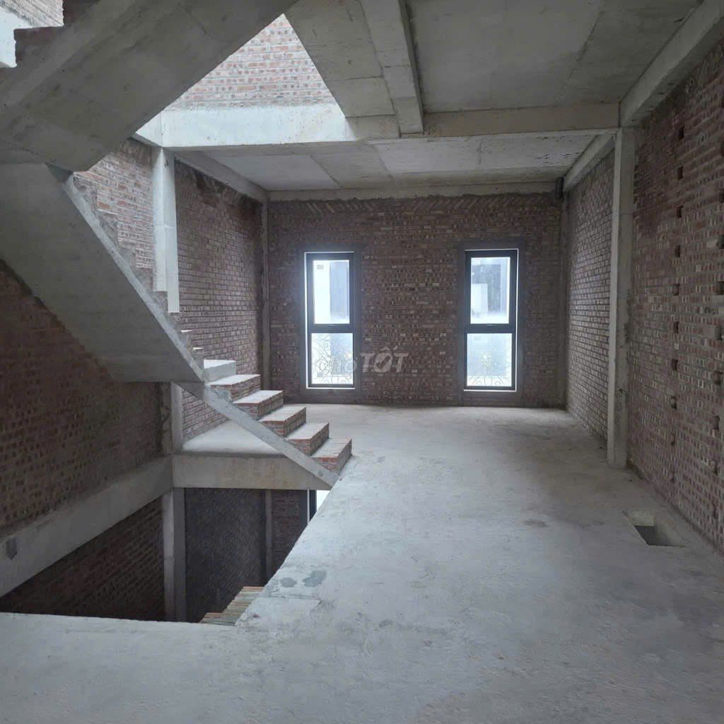 HOÀI ĐỨC, BÁN NHÀ LIỀN KỀ, Ô TÔ, VỈA HÈ, 5 TẦNG HOÀN THIỆN BÊN NGOÀI - Ảnh 2