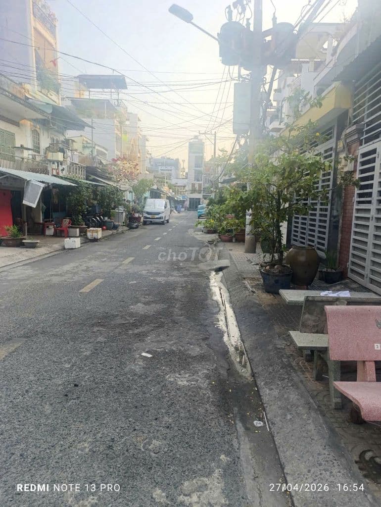 Bán nhà mặt tiền Đoàn Phú Tứ sát khu Tên Lửa 4mx20m 2 lầu