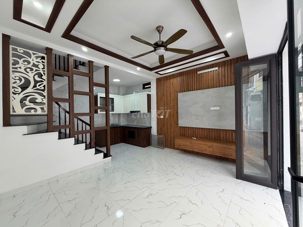 nhà Thạch Bàn lô góc 30m x 5 tầng - ngõ thông gần ô tô tránh. - Ảnh 2
