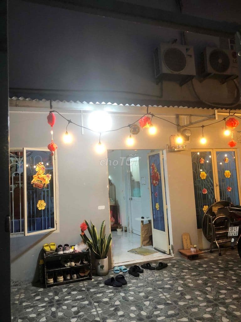 Bán nhà cấp 4, khu vực yên tĩnh, tặng khu vườn nhỏ - kề Parc mall - Ảnh 2