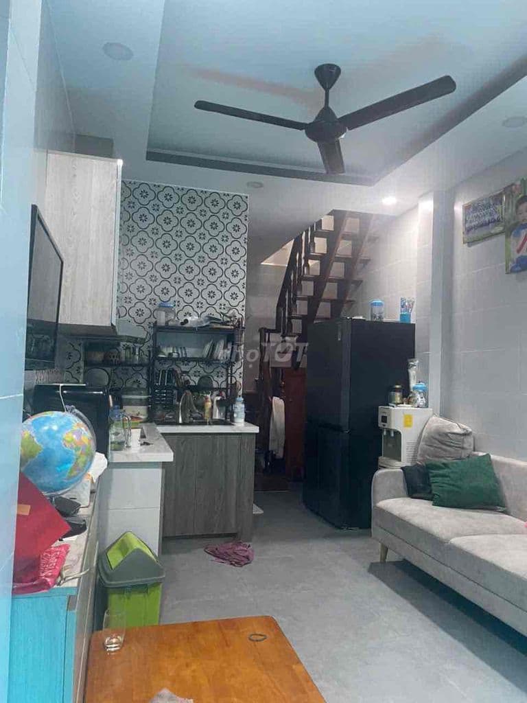 Bán nhà hẻm rộng thông Cách Mạng Tháng 8 Q10. trệt lầu 2 pn chỉ 4 tỷ 2 - Ảnh 3