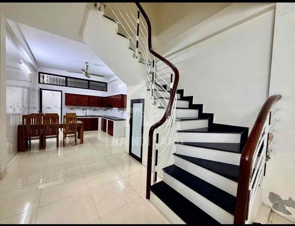 CẦN BÁN NHÀ 70M OTO, GẦN PHỐ NGAY NHỔN GIÁ NHỈNH 8 TỶ - Ảnh 2