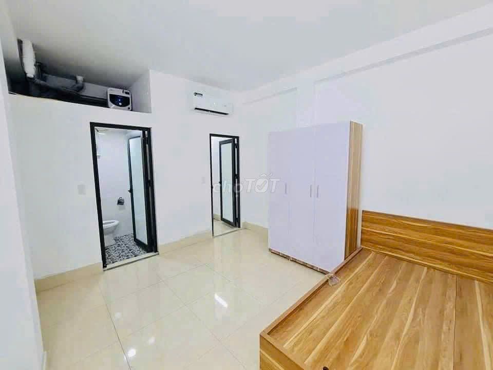 NÀNG HOTGIERL PHÙNG KHOANG CÒN SÓT LẠI, 6 TẦNG CÓ Ô CHỜ THANG MÁY