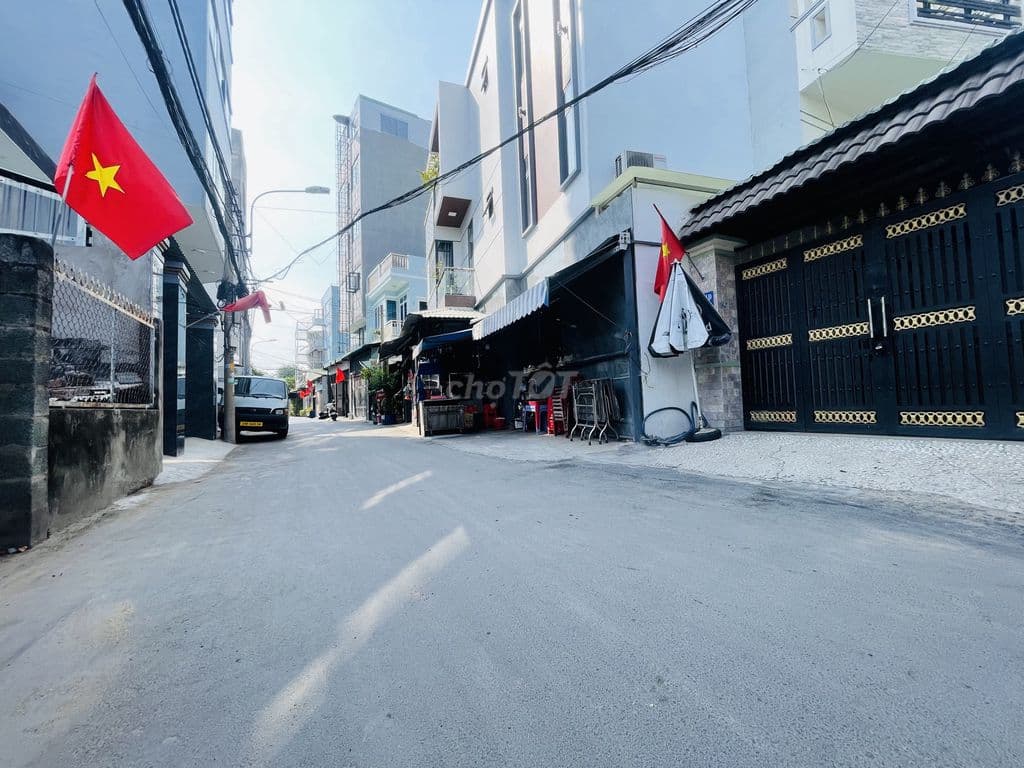 P. Linh Trung, hẻm 1 trục ra Hoàng Diệu 2 61.5 m2 2T bán chỉ 4.35 tỷ.