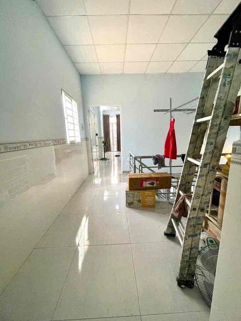 HIẾM, Mặt tiền 2 tầng nhánh NGUYỄN VĂN QUÁ, 84m2, ngang 5m, đường 5m - Ảnh 2