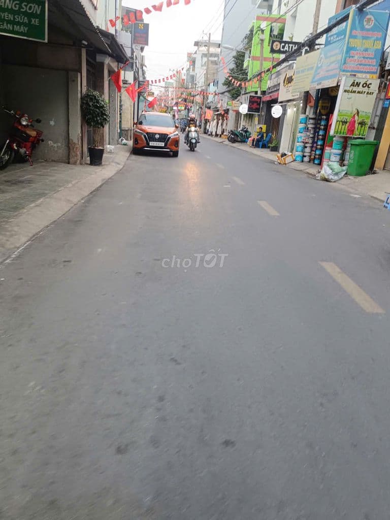 NHÀ NỞ HẬU Ở ĐƯỜNG NGUYỄN THÁI SƠN, GÒ VẤP, DIỆN TÍCH LỚN GIÁ NHỎ