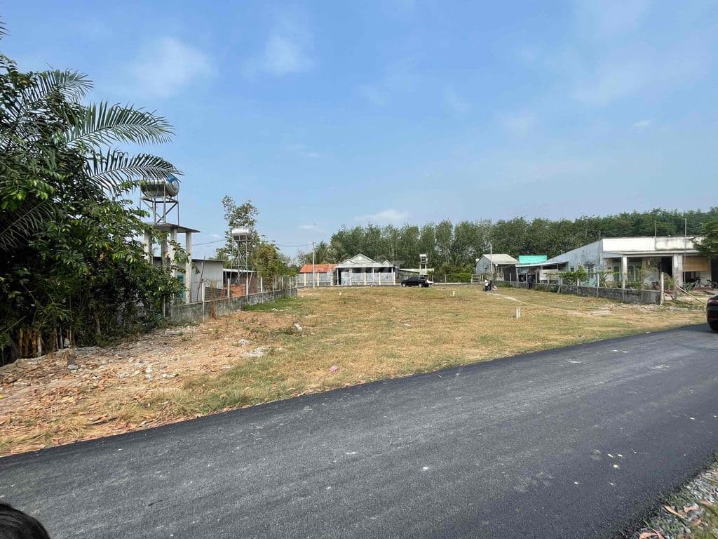 Bán lô đất 135m2 full thổ cư ngay resort 5 sao Kinh Đông , Giá 1,4tỷ - Ảnh 2
