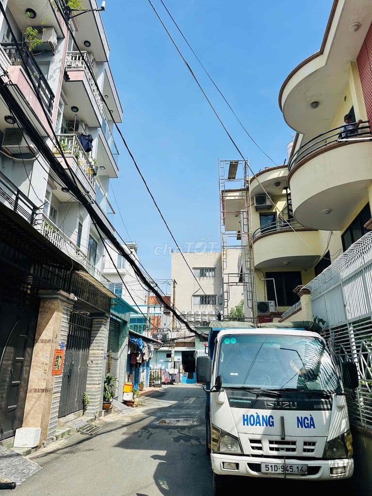 Ngay ngã 3 Thống Nhất vs Ng Văn Lượng (5m x 15m)