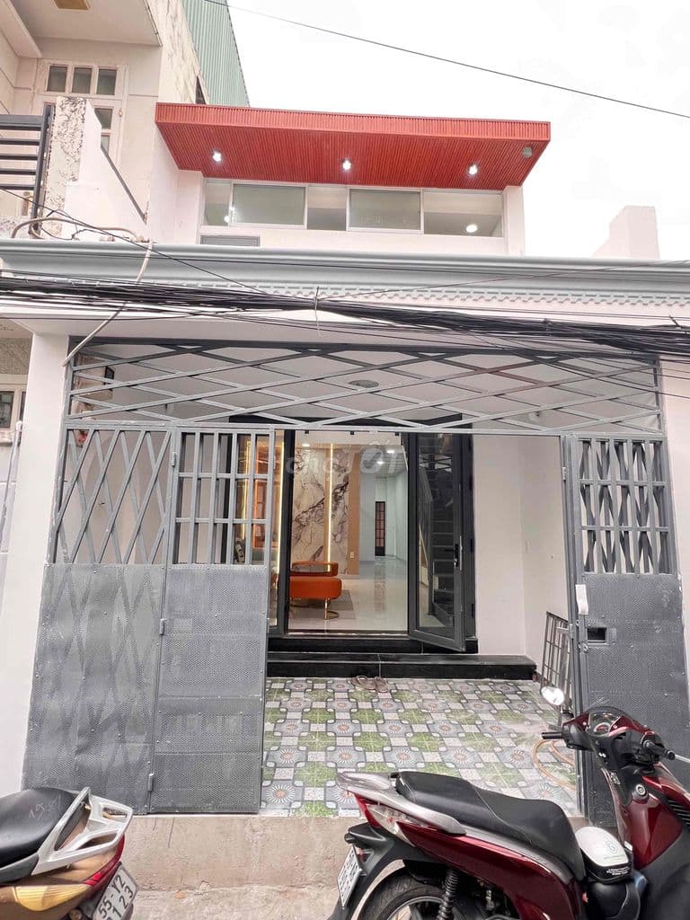 bán nhà hẻm thông đi bộ ra chợ