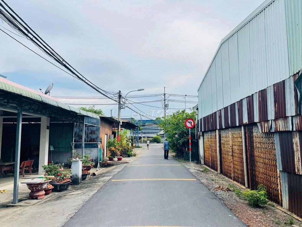 ĐỊNH CƯ SANG PHÁP BÁN MT ĐƯỜNG 218 95M2 GIÁ 580TR THƯƠNG LƯỢNG - Ảnh 3