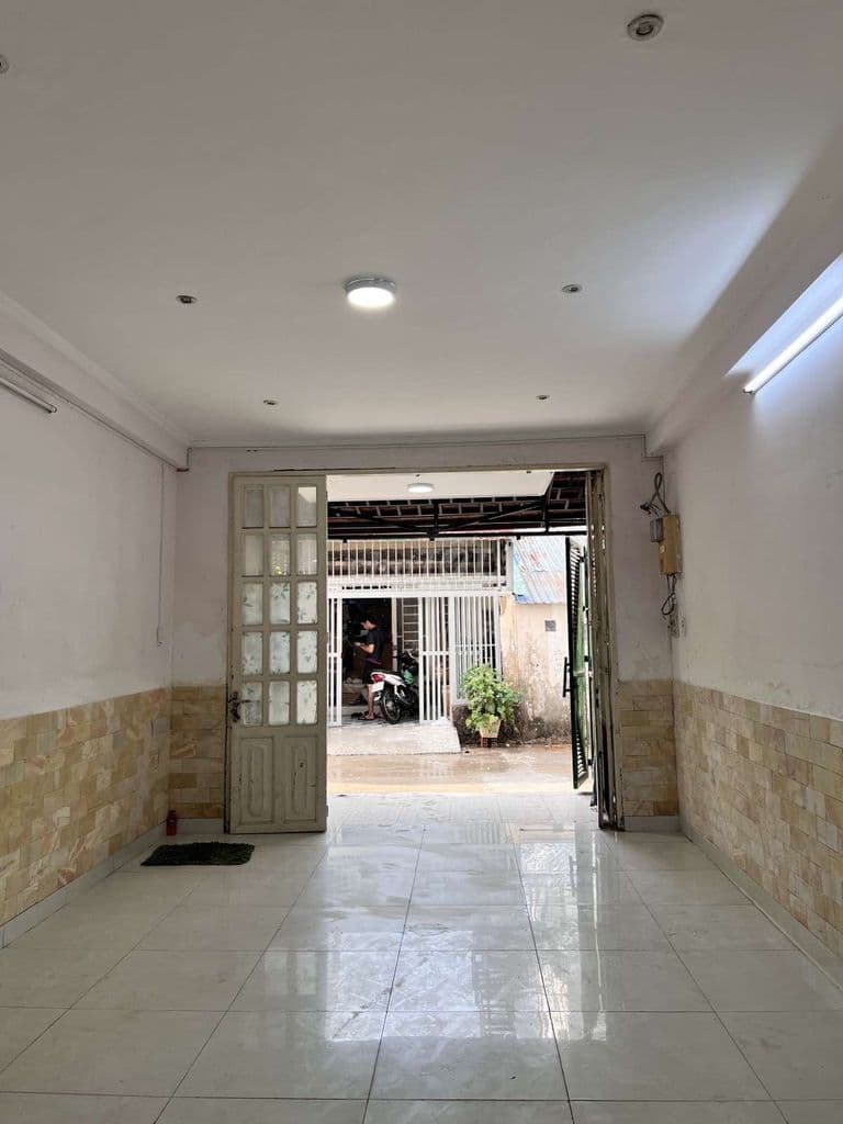 Nhà đẹp Hiệp Bình -hẻm ô tô 5m -300m ra Phạm Văn Đồng - Ảnh 2