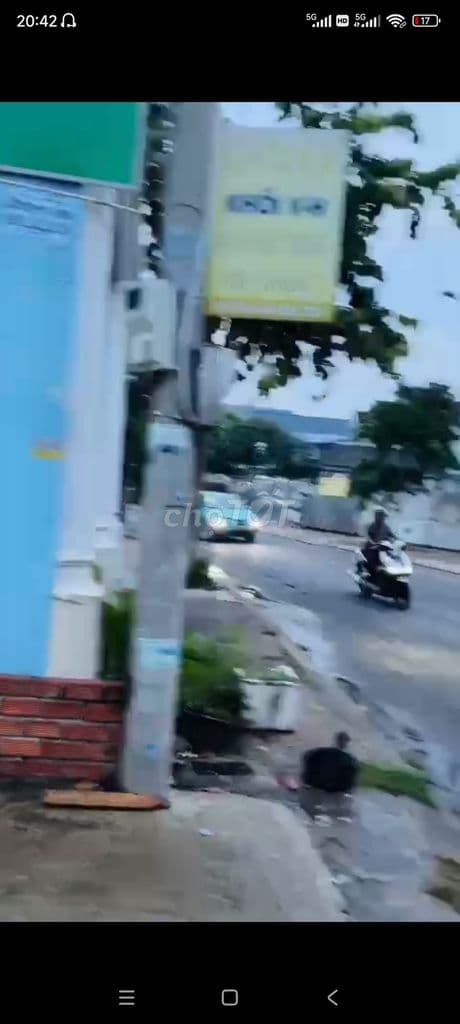 BÁN ĐẤT TẶNG NHÀ CẤP 4 MẶT TIỀN XUÂN THỚI THƯỢNG 6 DT6X15M GIÁ 5.5 TỶ - Ảnh 2