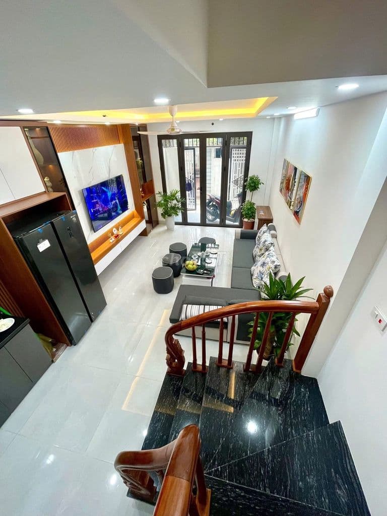 Bán nhà Kim Giang gần trường ĐH Thăng Long DT40m*4 Tầng* Giá 8.3 tỷ