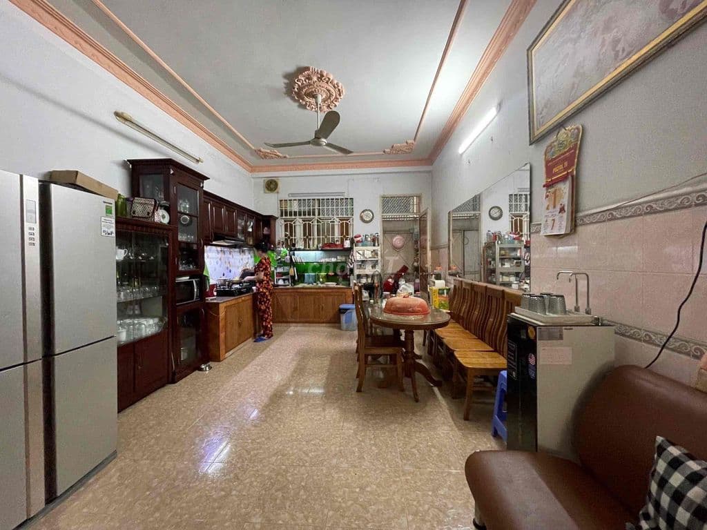 hiếm- 1/ Tây Hoà cách ga metro chỉ 900m- 4 tầng- 5pn-5wc giá 12 tỷ - Ảnh 2