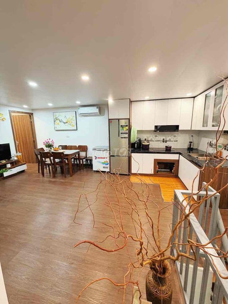 Hiếm! Bán Tập thể 4 ngủ,2WS, phố Lương Đình Của,lô góc thoáng 140 m2