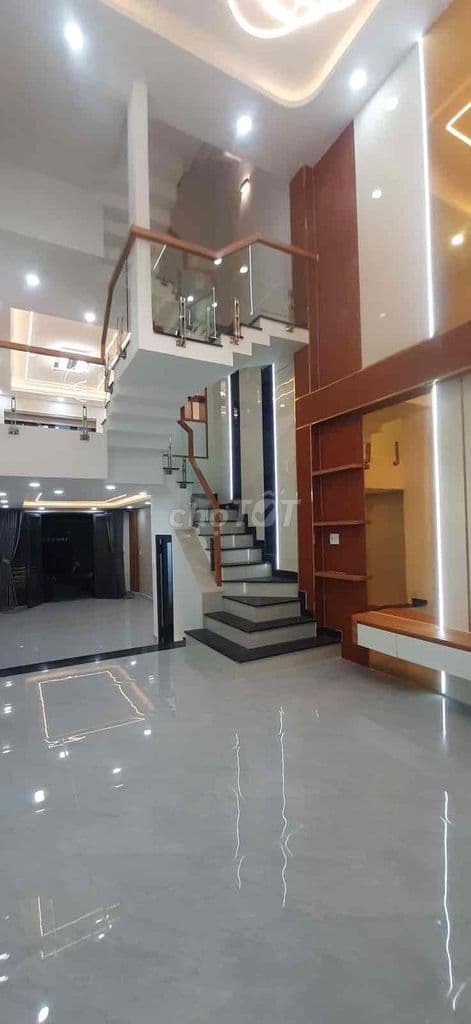 Bình Tân hẻm xe tải nhà 5 tầng siêu đẹp DT 4x14,5m giá 7,9 tỷ