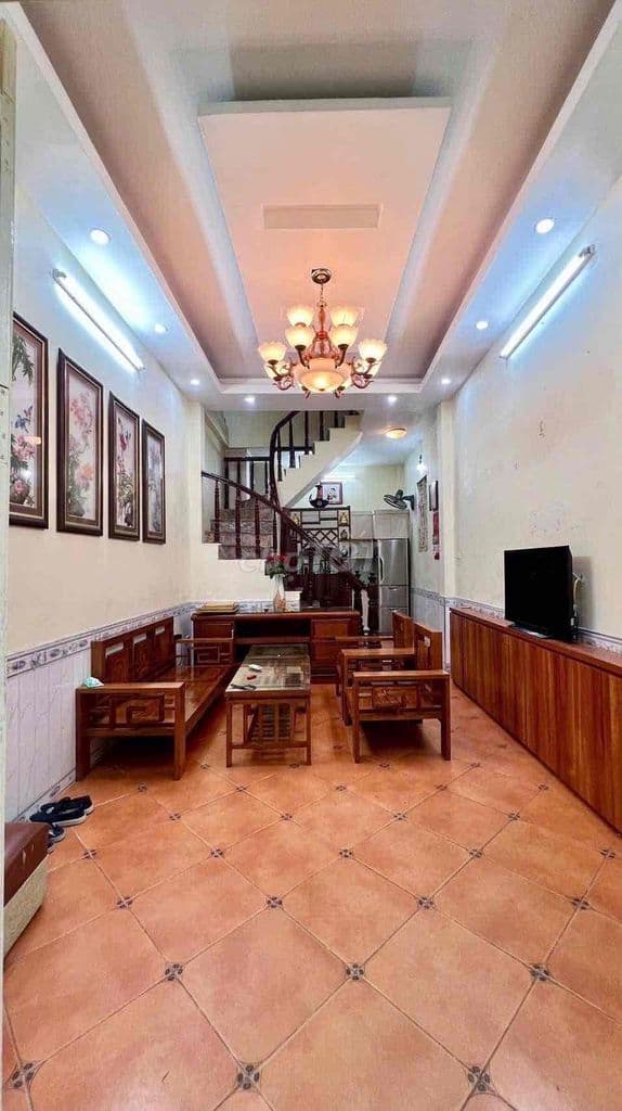 🔥 Hiếm ! Nhà đường Hoàng Mai, lô góc , ô tô đỗ cửa, full nội thất - Ảnh 2