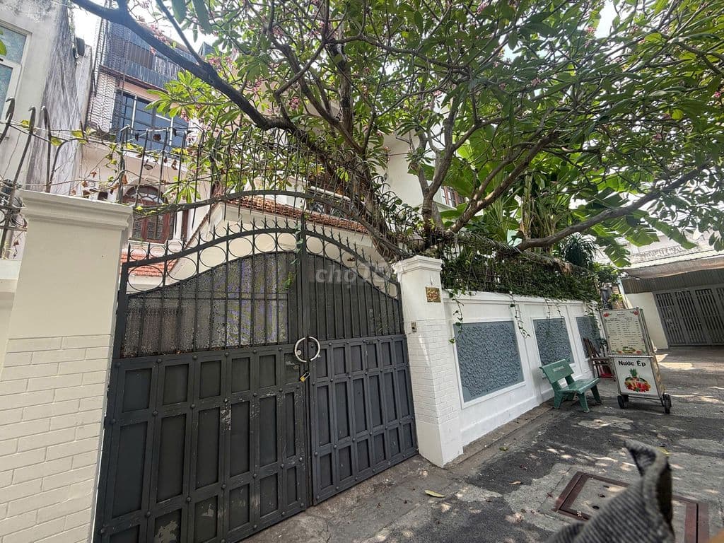 Bán biệt thự vưởn khu sân bay p4, Tân Bình