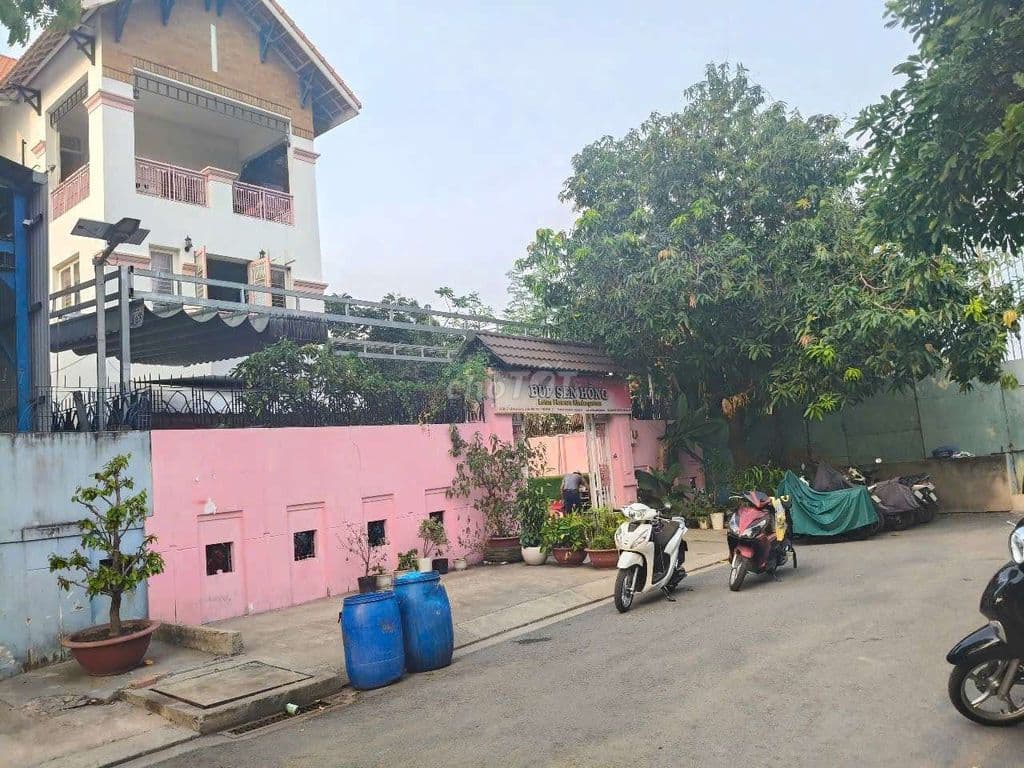 CẦN BÁN GẤP BIỆT THỰ SÂN VƯỜN - Ảnh 2