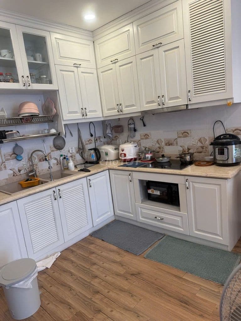 Hoàng Kim Thế Gia , Bình Tân