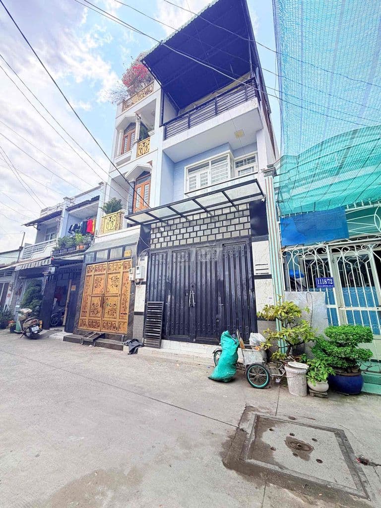 Bán nhà 4x11m, 2 lầu, 3pn, hẻm xe hơi thông, 1/ NVQ, ĐHT, Q12