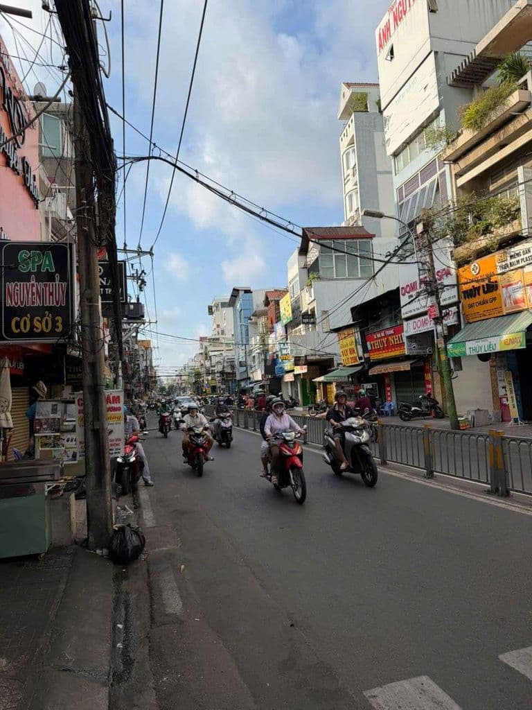 kẹt tiền bán gấp nhà mặt tiền nguyễn thị tần thuộc phường chánh hưng - Ảnh 2