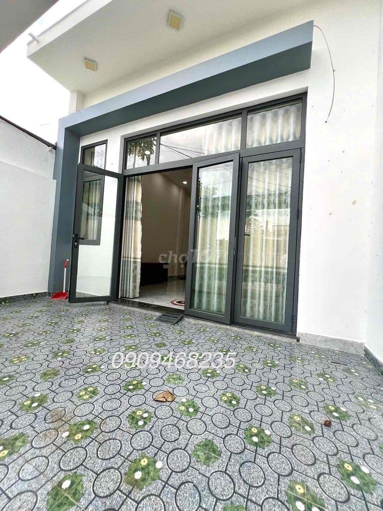 3,99 tỷ cho căn nhà 95m mới đẹp hẻm xe hơi ngay trung tâm Long Thới